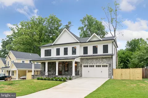 9813 Brixton Ln, Bethesda, MD 20817