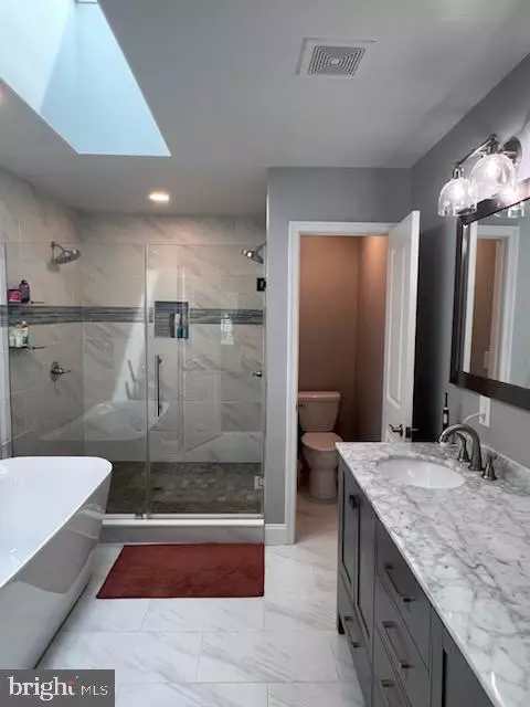 Bath - 5 Ansted Ct, Silver Spring, MD 20905 photo 1 of 5