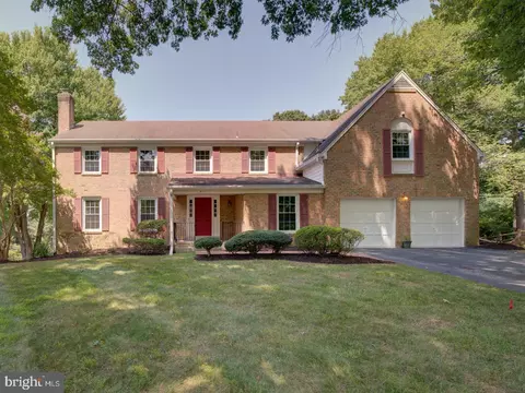 9 Overpond Ct, Potomac, MD 20854