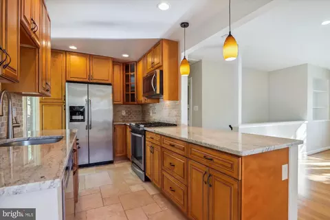 Kitchen - 10708 Lombardy Rd, Silver Spring, MD 20901 photo 4 of 5