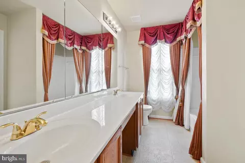 Bath - 17109 Tom Fox Ave, Poolesville, MD 20837 photo 4 of 5