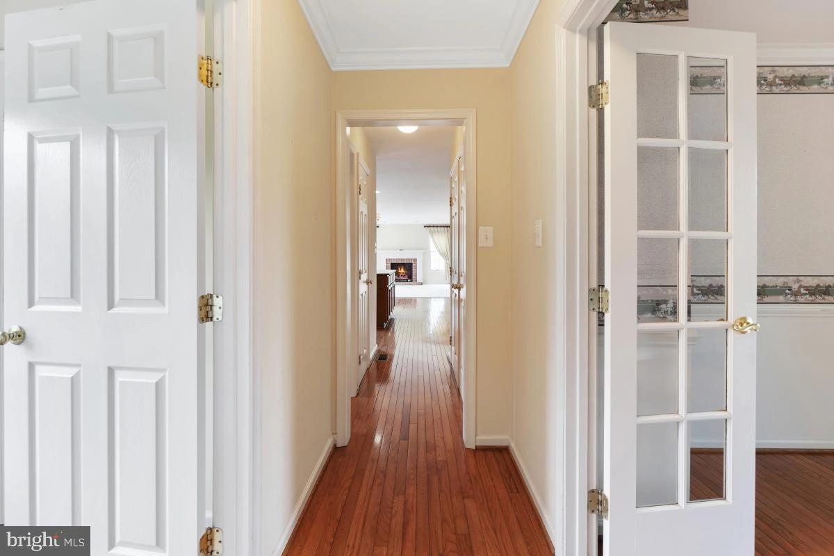 Entry Way - 17109 Tom Fox Ave, Poolesville, MD 20837 photo 3 of 5