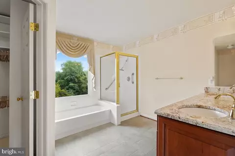 Bath - 17109 Tom Fox Ave, Poolesville, MD 20837 photo 2 of 5