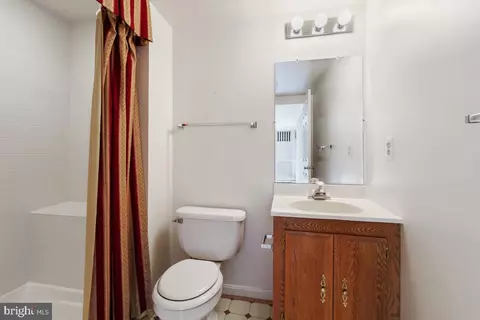 Bath - 17109 Tom Fox Ave, Poolesville, MD 20837 photo 5 of 5