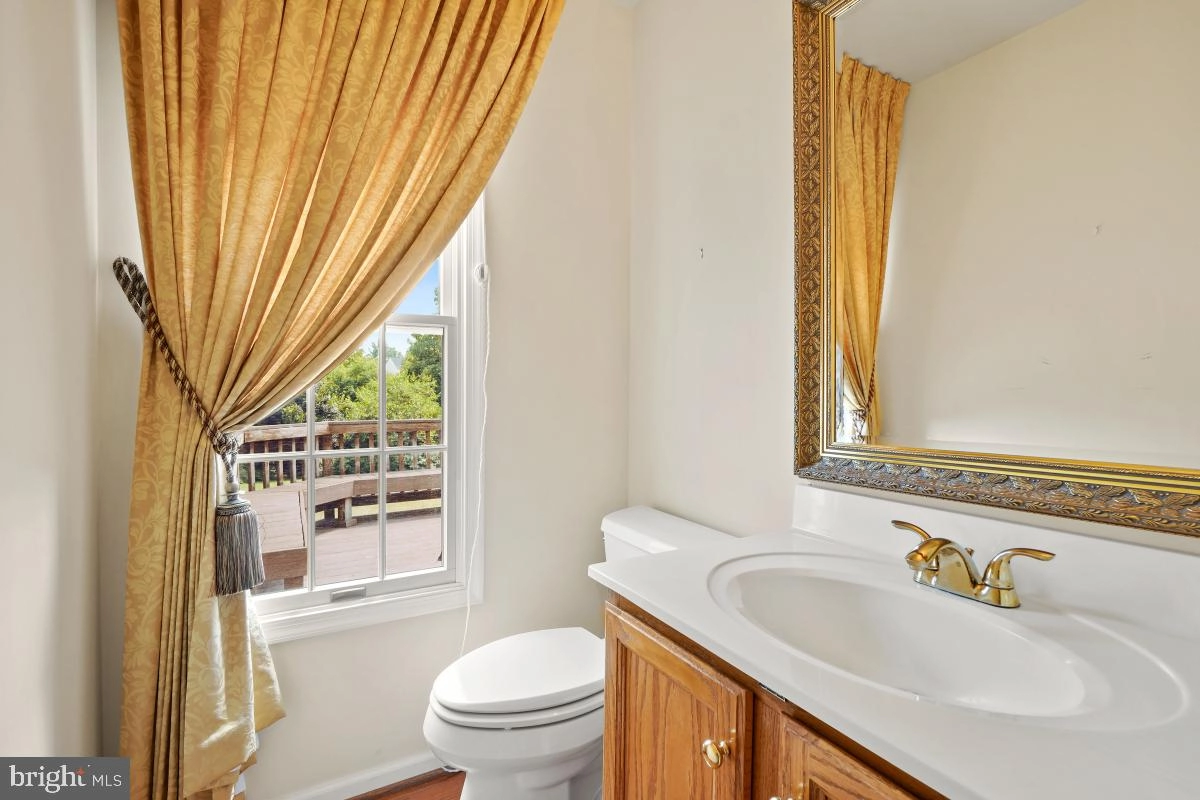 Bath - 17109 Tom Fox Ave, Poolesville, MD 20837 photo 1 of 5