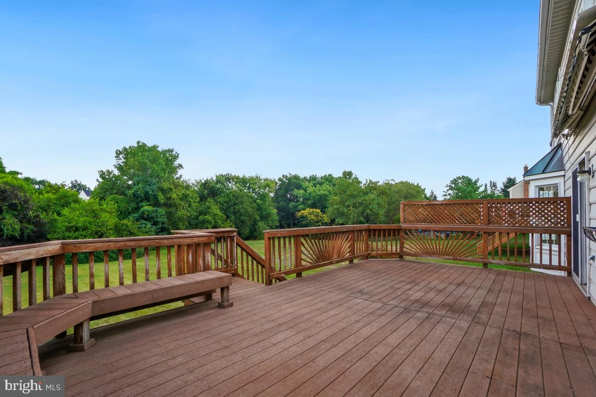 Exterior - 17109 Tom Fox Ave, Poolesville, MD 20837 photo 4 of 8