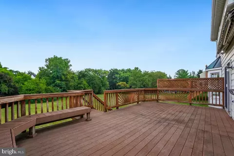 Exterior - 17109 Tom Fox Ave, Poolesville, MD 20837 photo 4 of 8