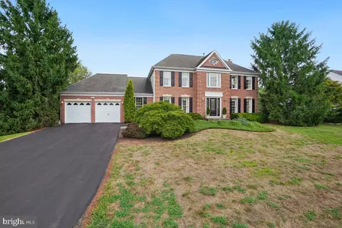 Exterior - 17109 Tom Fox Ave, Poolesville, MD 20837 photo 2 of 8