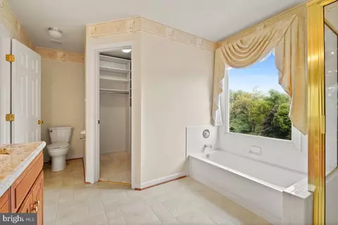 Bath - 17109 Tom Fox Ave, Poolesville, MD 20837 photo 3 of 5