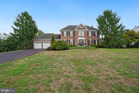 Exterior - 17109 Tom Fox Ave, Poolesville, MD 20837 photo 3 of 8