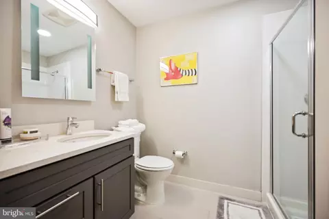 Bath - 1320 Fenwick Ln #609, Silver Spring, MD 20910 photo 1 of 2