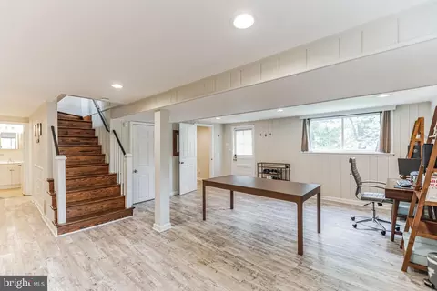 Entry Way - 3903 Lantern Dr, Silver Spring, MD 20902 photo 4 of 5