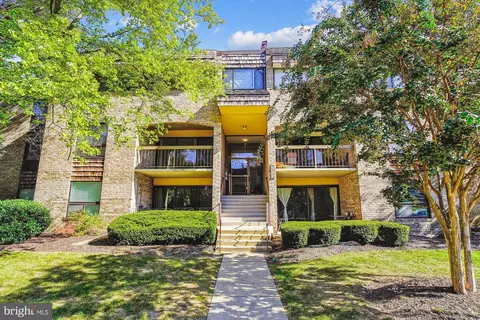 437 Christopher Ave #122, Gaithersburg, MD 20879