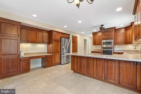 17020 Barn Ridge Dr, Silver Spring, MD 20906 photo 11