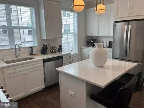 Kitchen - 12717 Vuillard St, Silver Spring, MD 20906 photo 8 of 9