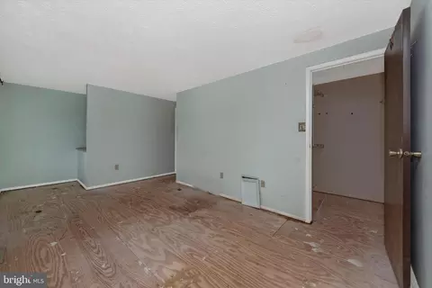 Living - 1405 Farmcrest Way, Silver Spring, MD 20905 photo 1 of 13