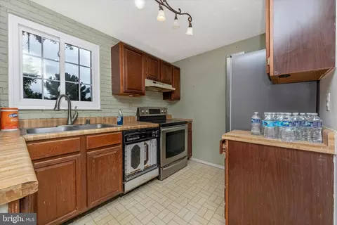 Kitchen - 1405 Farmcrest Way, Silver Spring, MD 20905 photo 3 of 3