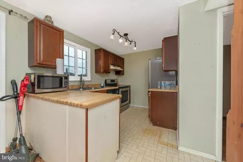 Kitchen - 1405 Farmcrest Way, Silver Spring, MD 20905 photo 1 of 3