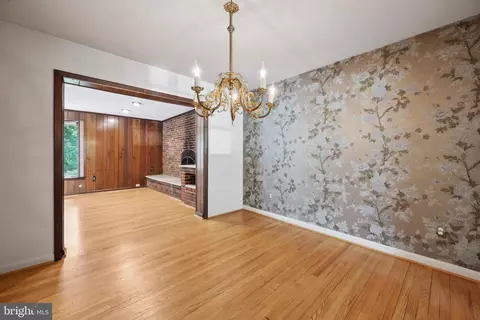 Dining - 1303 Xaveria Dr, Silver Spring, MD 20903 photo 2 of 2