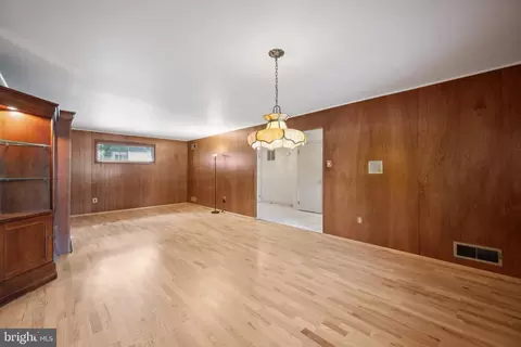 Living - 1303 Xaveria Dr, Silver Spring, MD 20903 photo 4 of 5