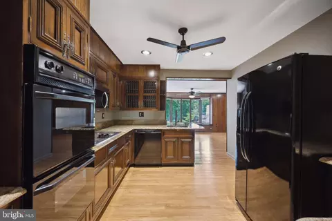Entry Way - 1303 Xaveria Dr, Silver Spring, MD 20903 photo 1 of 2