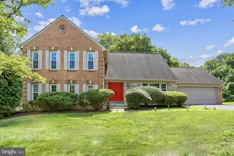 8308 Snug Hill Ln, Potomac, MD 20854