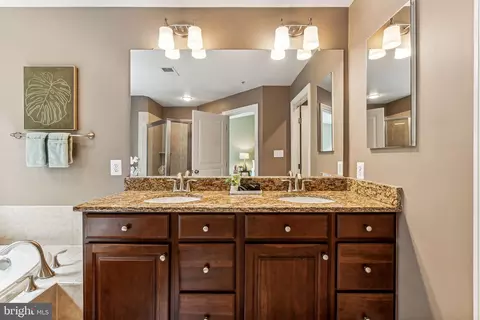 Bath - 1745 Chiswick Ct, Silver Spring, MD 20904 photo 3 of 5