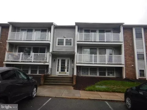 301 Palmspring Dr #12, Gaithersburg, MD 20878