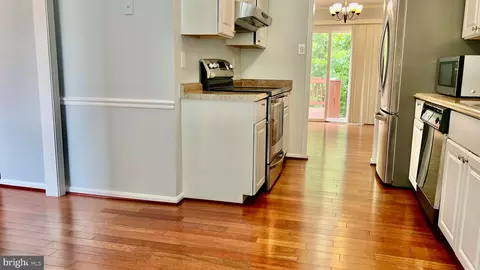 Entry Way - 2810 Ashmont Ter, Silver Spring, MD 20906 photo 2 of 9