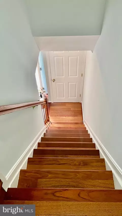 Entry Way - 2810 Ashmont Ter, Silver Spring, MD 20906 photo 4 of 9