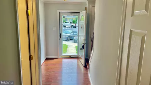 Entry Way - 2810 Ashmont Ter, Silver Spring, MD 20906 photo 3 of 9