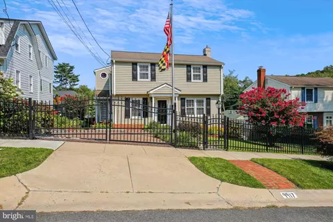 9917 Edward Ave, Bethesda, MD 20814