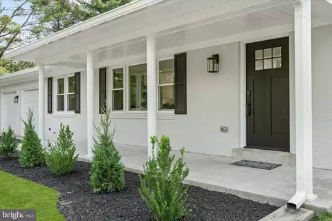 Exterior - 10104 Clearspring Rd, Damascus, MD 20872 photo 7 of 16
