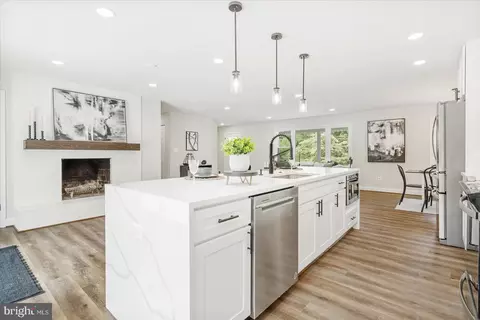 Kitchen - 10104 Clearspring Rd, Damascus, MD 20872 photo 5 of 6