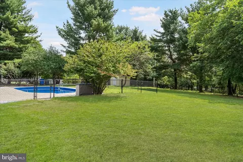 Exterior - 10104 Clearspring Rd, Damascus, MD 20872 photo 15 of 16