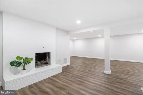 Living - 10104 Clearspring Rd, Damascus, MD 20872 photo 1 of 1