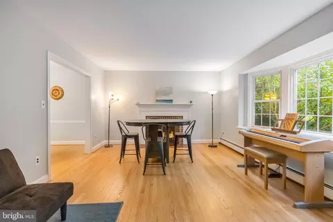 Dining - 12524 Meadowood Dr, Silver Spring, MD 20904 photo 4 of 5