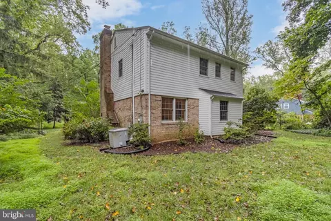 Exterior - 12524 Meadowood Dr, Silver Spring, MD 20904 photo 5 of 6
