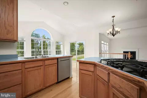 Kitchen - 18306 Bubbling Spring Ter, Boyds, MD 20841 photo 7 of 7