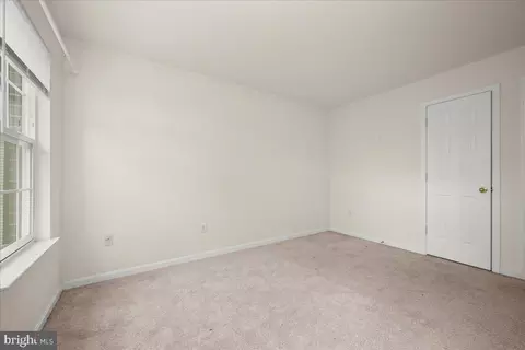 Bedroom - 18306 Bubbling Spring Ter, Boyds, MD 20841 photo 6 of 7