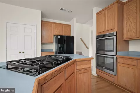 Kitchen - 18306 Bubbling Spring Ter, Boyds, MD 20841 photo 6 of 7