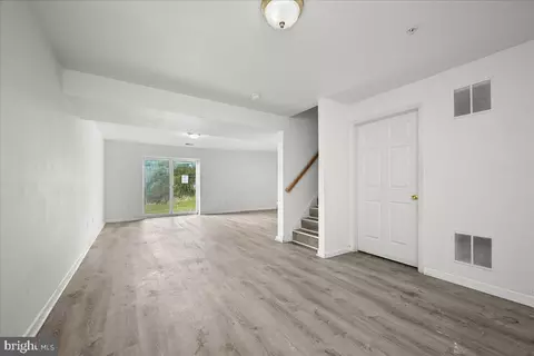 Living - 18306 Bubbling Spring Ter, Boyds, MD 20841 photo 13 of 16