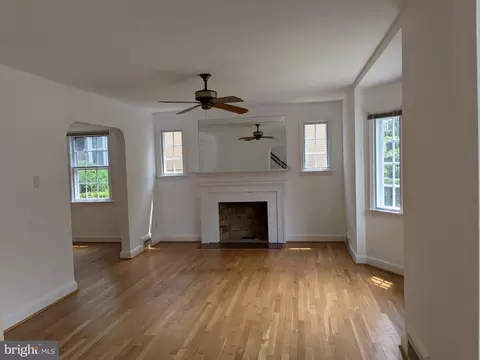 304 Mansfield Rd, Silver Spring, MD 20910 photo 2