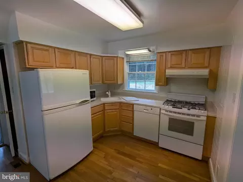 304 Mansfield Rd, Silver Spring, MD 20910 photo 4
