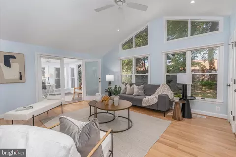 1909 August Dr, Silver Spring, MD 20902 photo 14