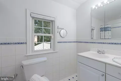 1909 August Dr, Silver Spring, MD 20902 photo 25