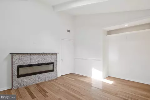 Living - 3578 Gleneagles Dr #33-A, Silver Spring, MD 20906 photo 2 of 5