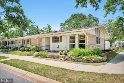 3578 Gleneagles Dr #33-A, Silver Spring, MD 20906
