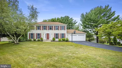 11128 Lake Breeze Dr, North Potomac, MD 20878