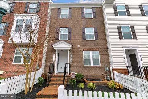 11609 Emerald Green Dr #906E, Clarksburg, MD 20871